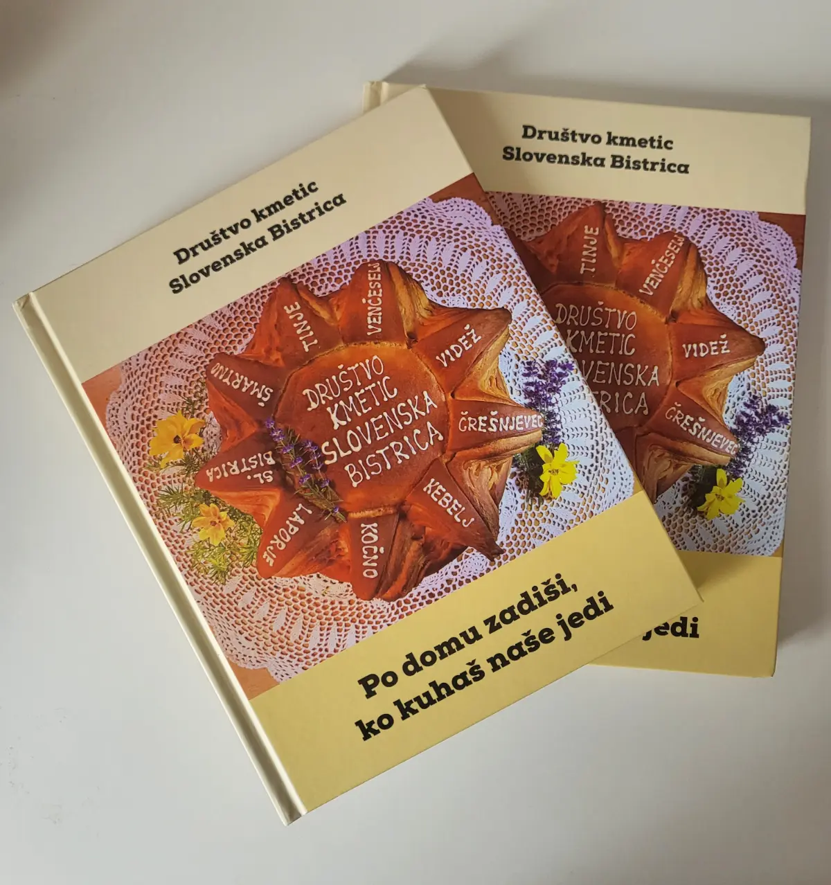 Knjiga s trdo vezavo – kuharska zbirka